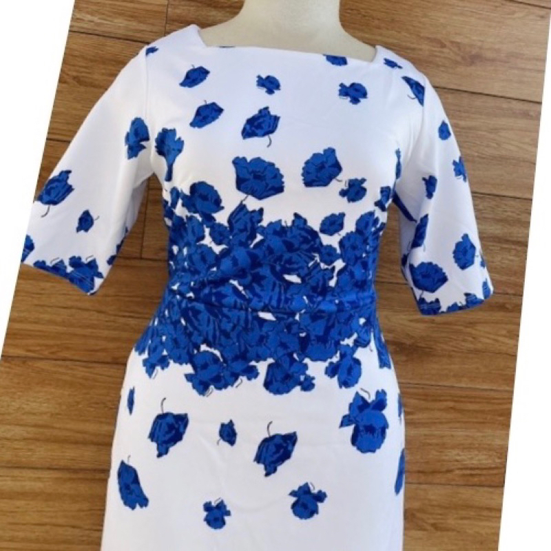 Đầm Ckay dáng body in hoa đối xứng quá đẹp