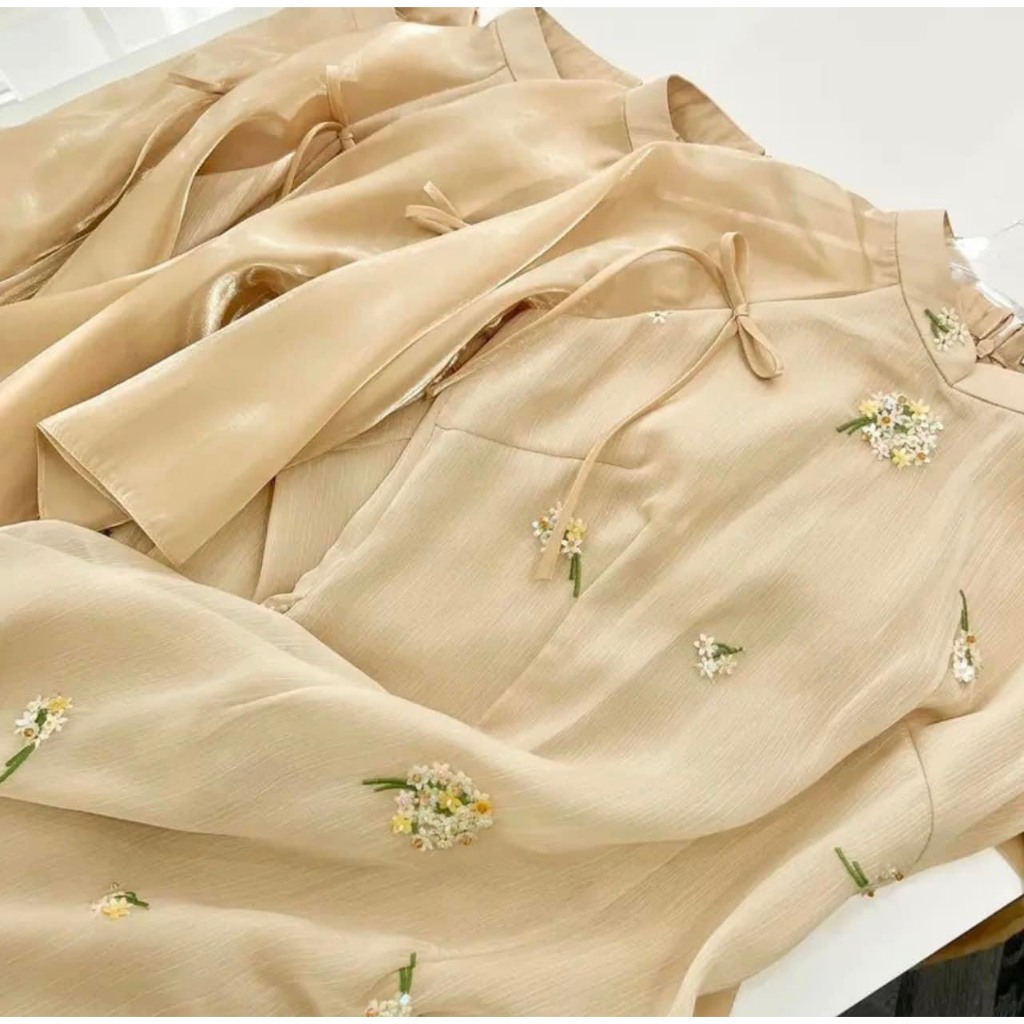 Áo dài nữ, Áo dài cách tân hoa nhí Cúc Chi màu be nhẹ nhàng trẻ trung kèm ảnh thật may sẵn