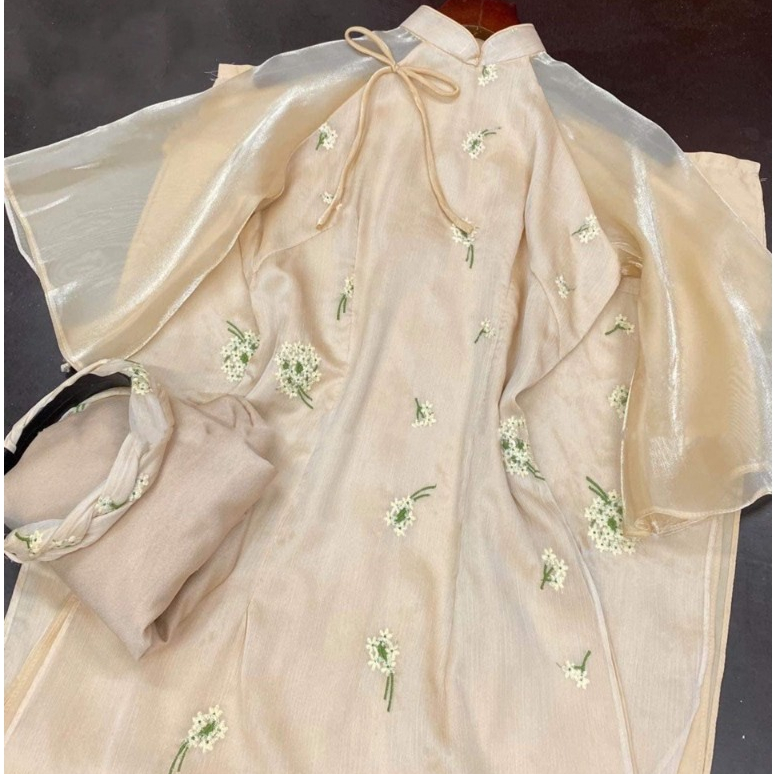 Áo dài nữ, Áo dài cách tân hoa nhí Cúc Chi màu be nhẹ nhàng trẻ trung kèm ảnh thật may sẵn