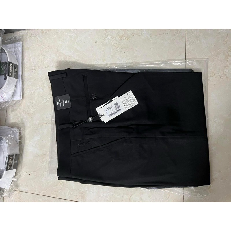 Quần âu đen Aristino atr01702 825K sale còn 300K