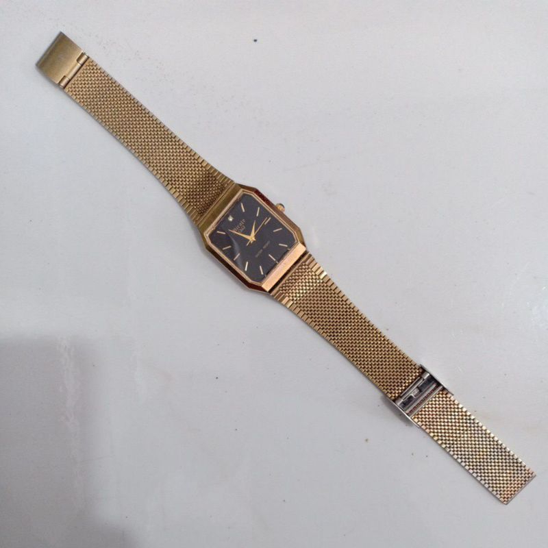 Đồng hồ si nhật nam mặt vuông tank hiệu Q&Q MIRALE núm đá đen mạ vàng độ mới 88%