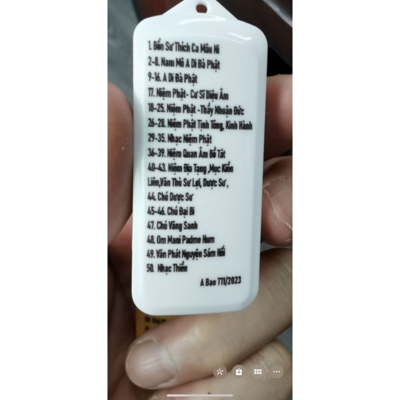 Đài nhí niệm Phật Y88 có sẵn 50 bài có khe thẻ nhớ