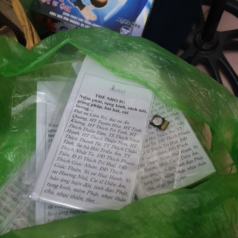 Đài nhí niệm Phật Y88 có sẵn 50 bài có khe thẻ nhớ