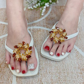 DÉP ĐẾ VUÔNG TRẮNG + CHARM 01