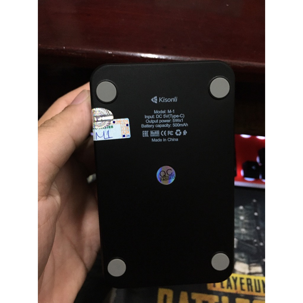Loa Bluetooth kiêm giá đỡ điện thoại Kisonli M-1 LED 7 màu 3W*1