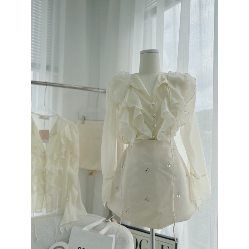 Set áo sơ mi von tơ bèo kèm chân váy taffa