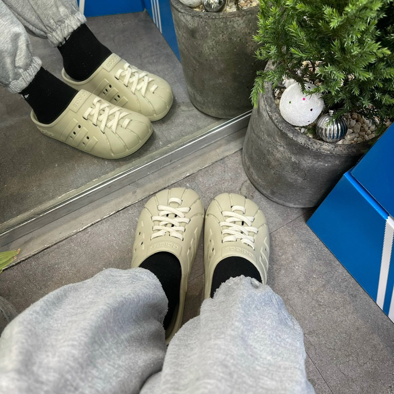 DÉP SỤC ADIDAS ADILETTE CLOGS CORE BLACK