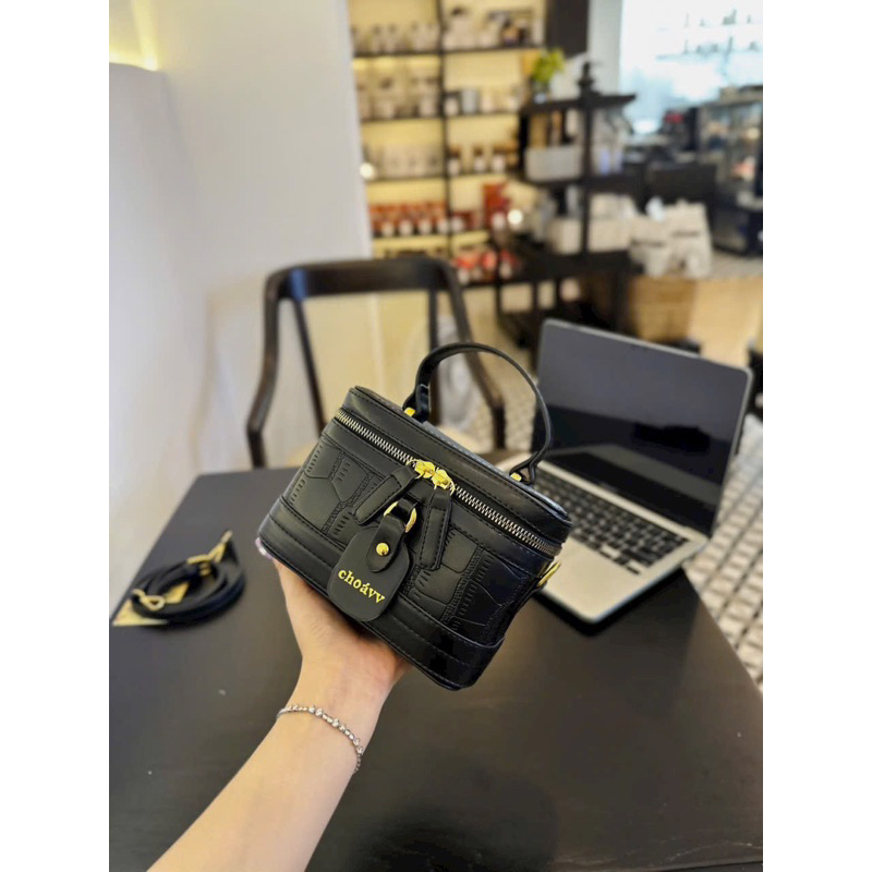 Túi đeo chéo nữ dáng cặp lồng