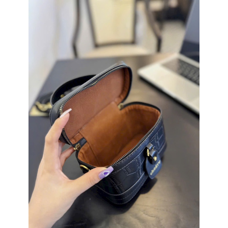 Túi đeo chéo nữ dáng cặp lồng