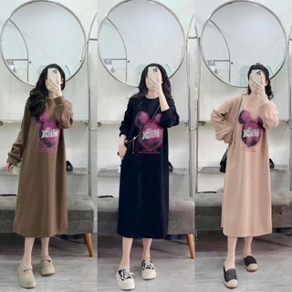 Váy thu đông , đầm dài tay in micky tai hồng chất da cá PE dày dặn xẻ chân cổ tròn dáng dài thời trang