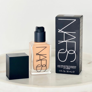 Kem Nền Dạng Lỏng NARS Light Reflecting Foundation 30ml