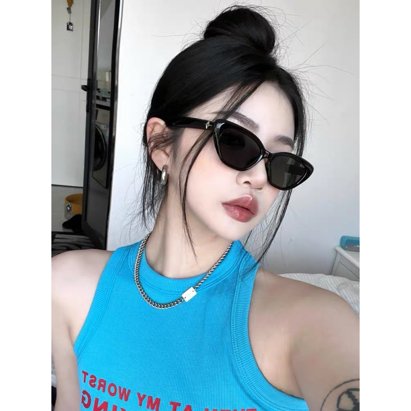 Kính Mát Tròng Đen Gọng Nhỏ Đính Ngôi Sao Kim Loại