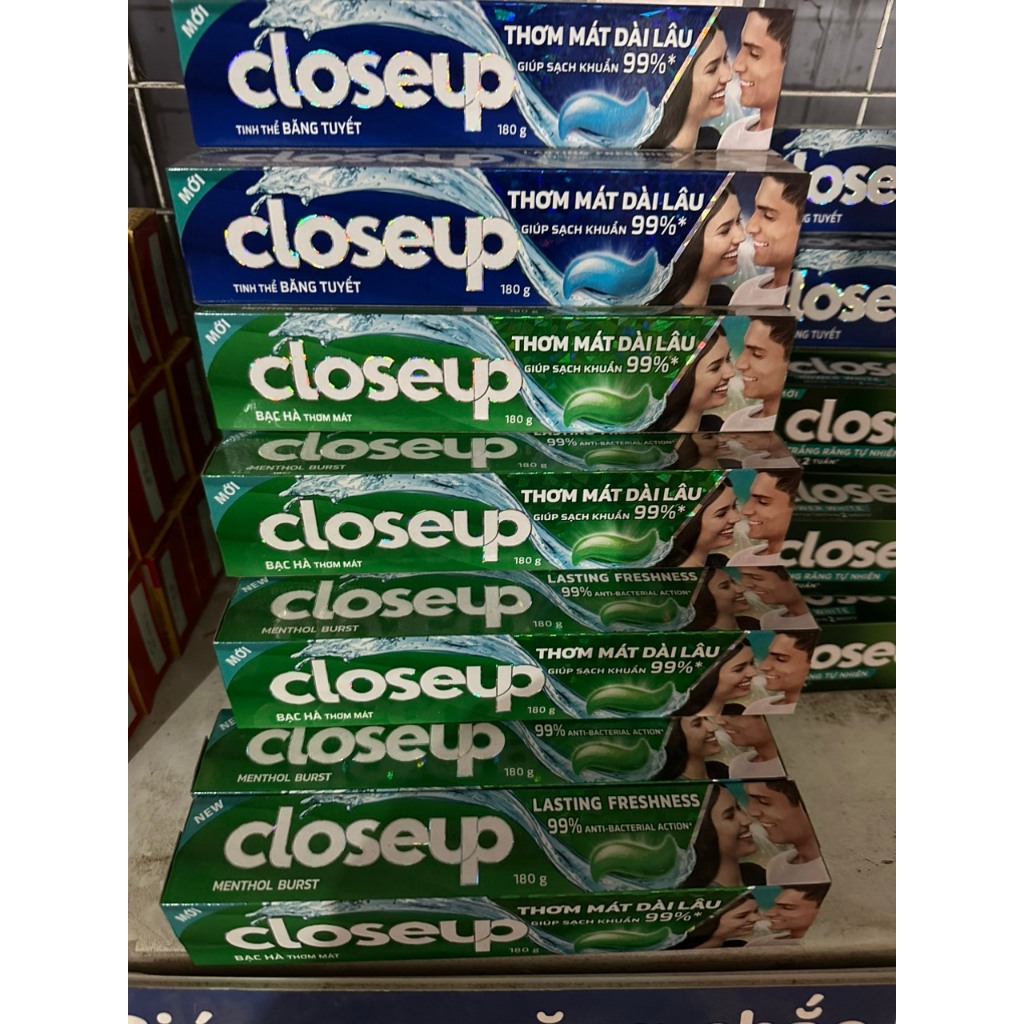 Kem đánh răng closeup 180g bạc hà, băng tuyết