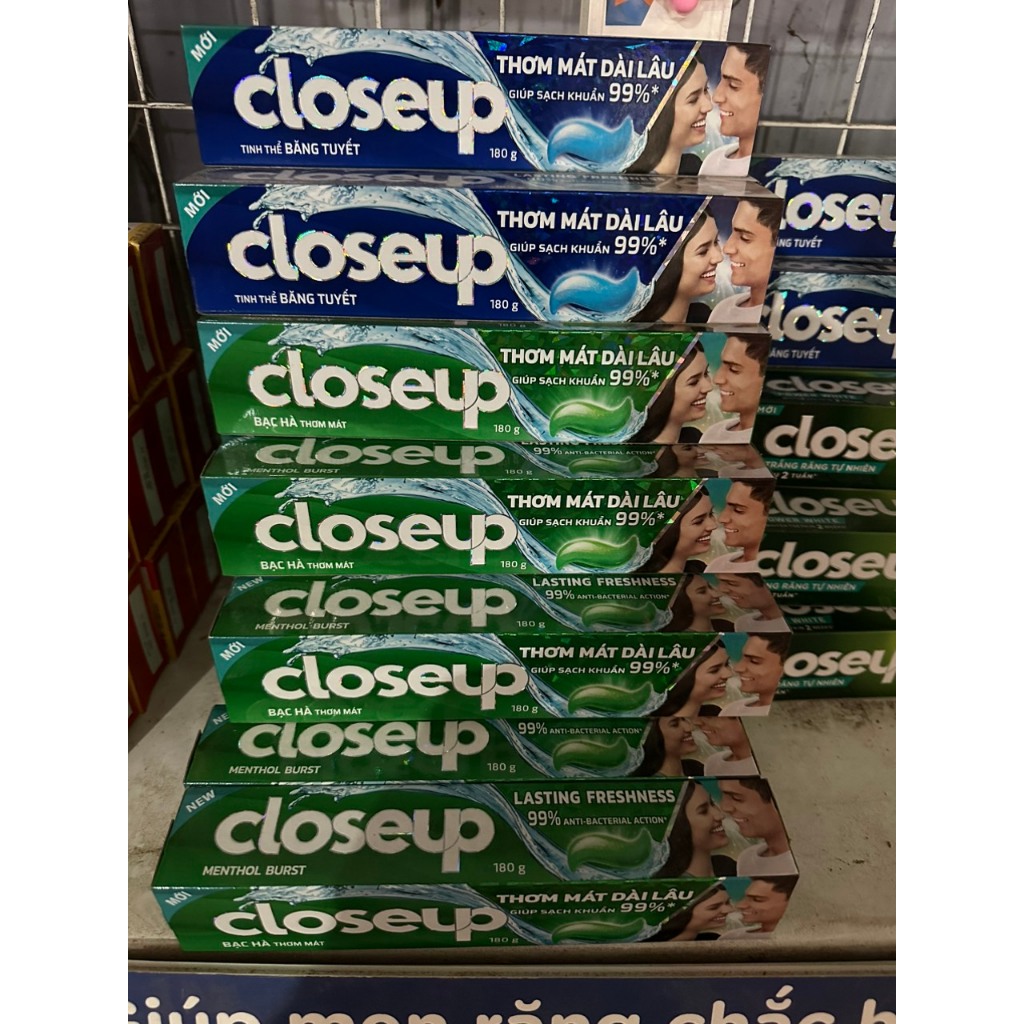 Kem đánh răng closeup 180g bạc hà, băng tuyết