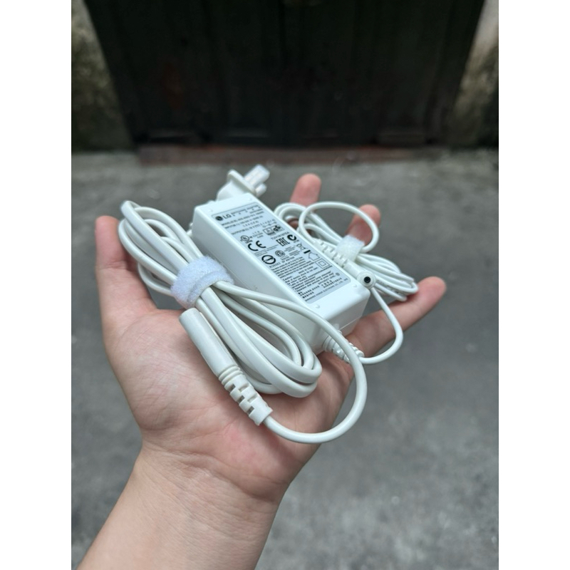 Sạc laptop LG Gram 19V-2.1A chính hãng LG cung cấp