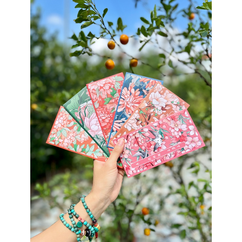 Sét 12 Bao Lì Xì Tết thiết kế đặc sắc - Hình Hoa Lá Bốn Mùa - Giấy C150 cán mờ in sắc nét
