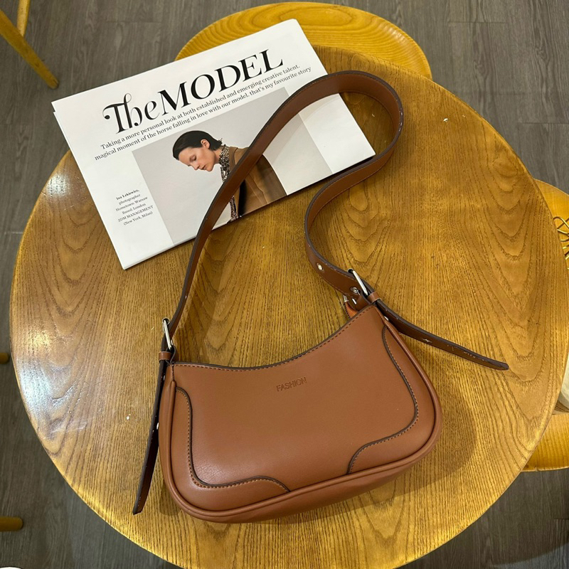 Túi đeo chéo đeo vai dây bản to bassi thời trang năng động