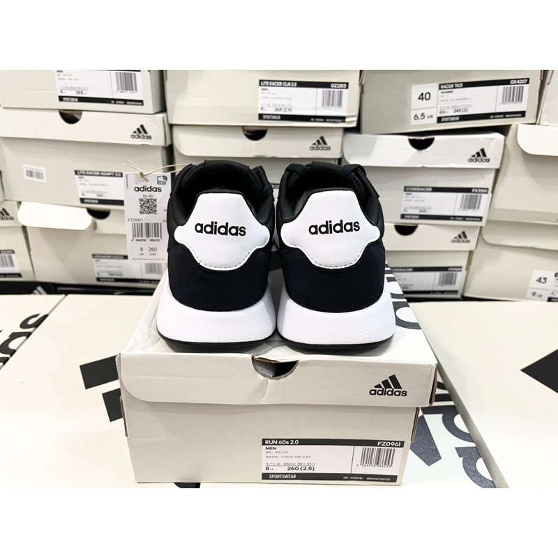 Giày Adidas full box, có mail mua hàng. Hàng có sẵn, bay size nhanh nên các ace chốt nhanh ạ