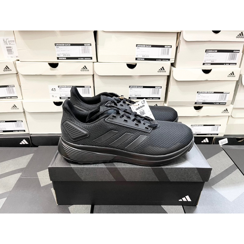 Giày Adidas full box, có mail mua hàng. Hàng có sẵn, bay size nhanh nên các ace chốt nhanh ạ