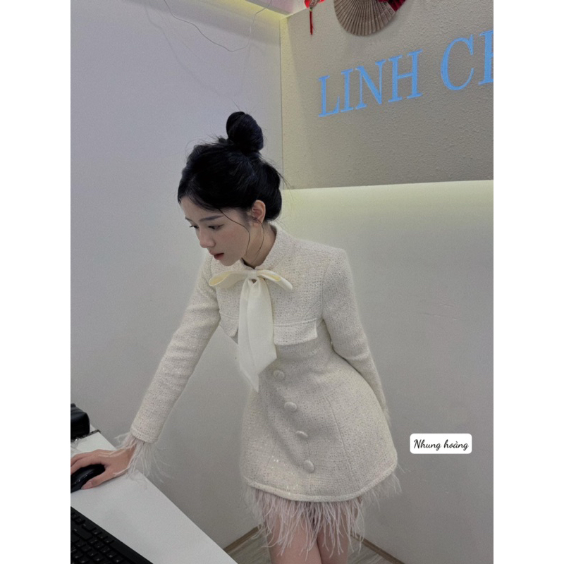 Váy dạ Twed dáng xoè phối lông vũ siêu xinh