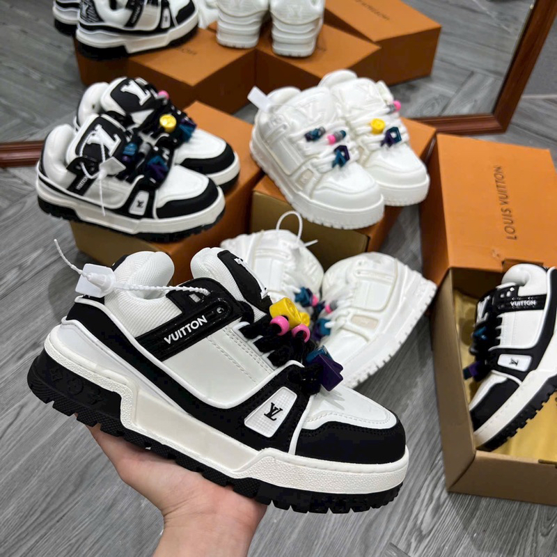 Giày L’V Charm Black White Lai Au SC