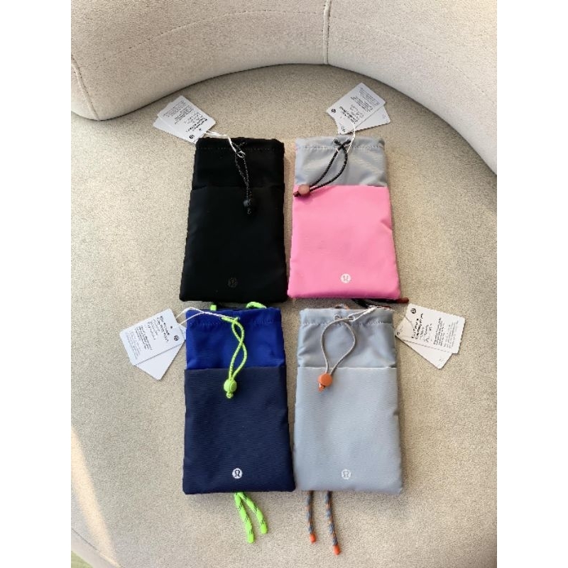 Túi đeo chéo LuLuLemon Play Forward Crossbody Pouch