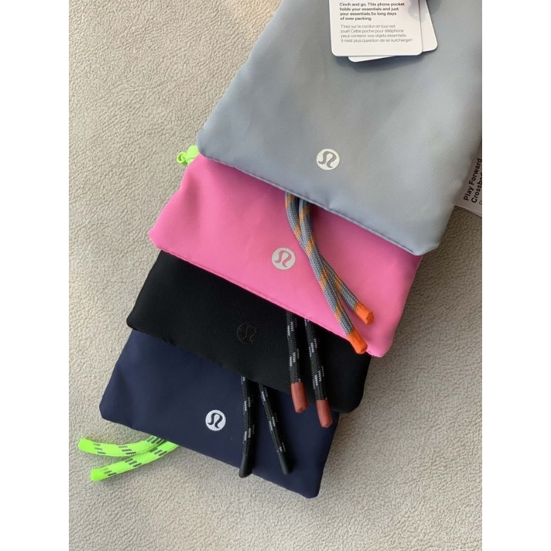Túi đeo chéo LuLuLemon Play Forward Crossbody Pouch