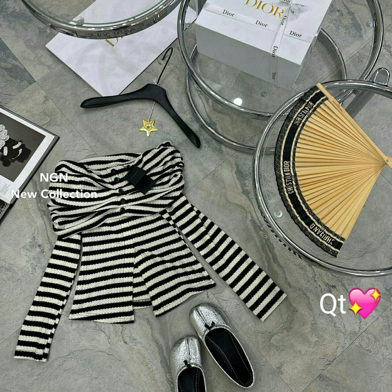 Áo len trễ vai kẻ siêu hot Kim Anh Bùi