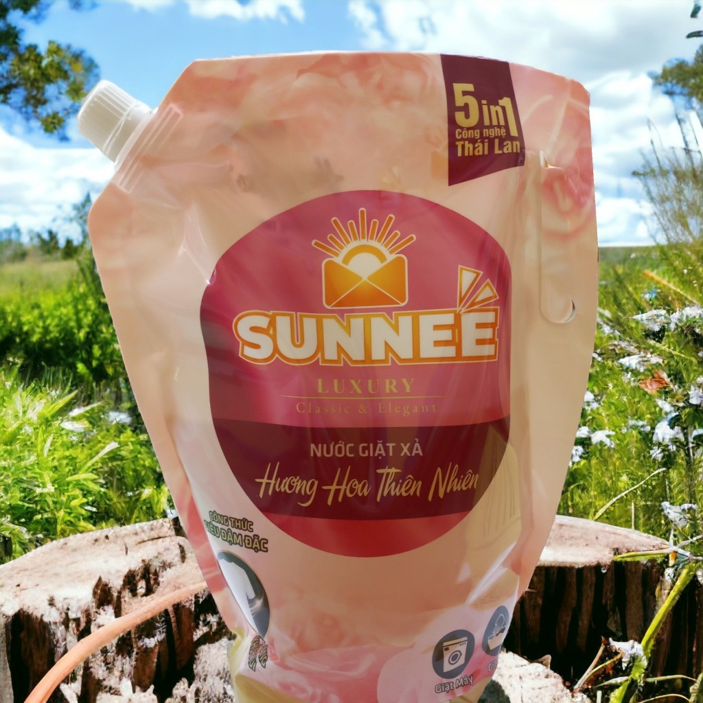 Q7 - Nước giặt xả Sunnee Hương hoa Thiên nhiên Túi 2.2Kg 110.000đ