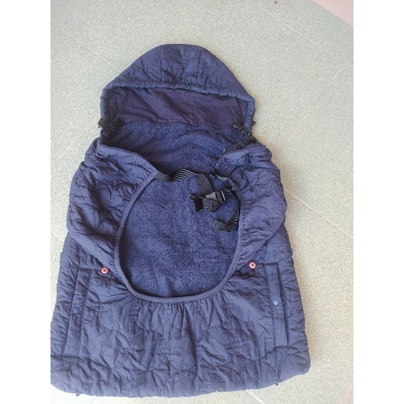 Choàng địu thu đông cho bé