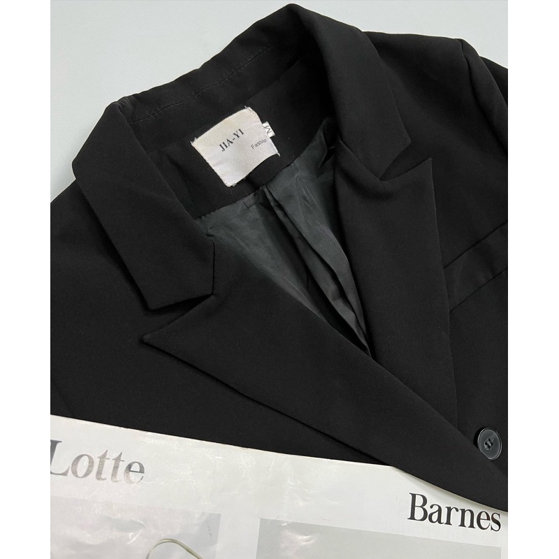 Áo blazer 2hand màu đen phom 6 cúc