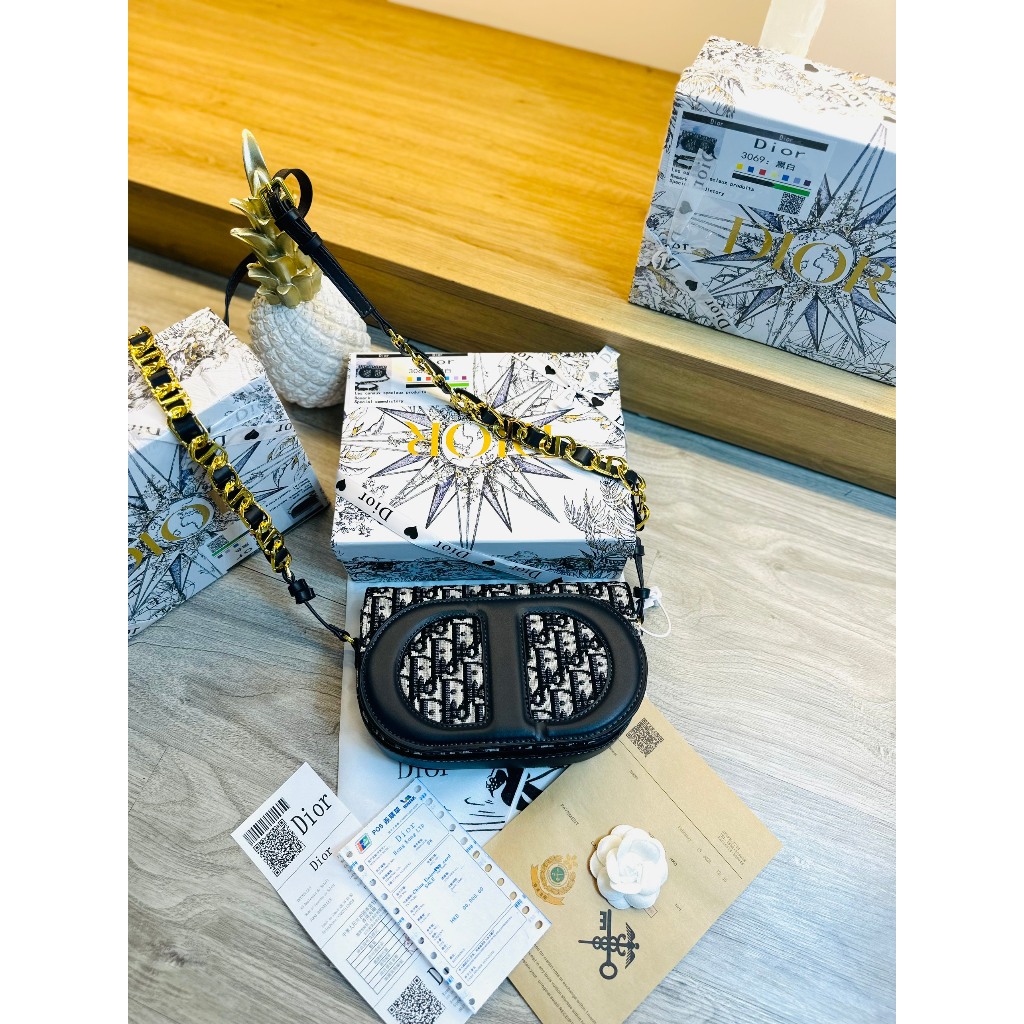 Túi Di"or Signature