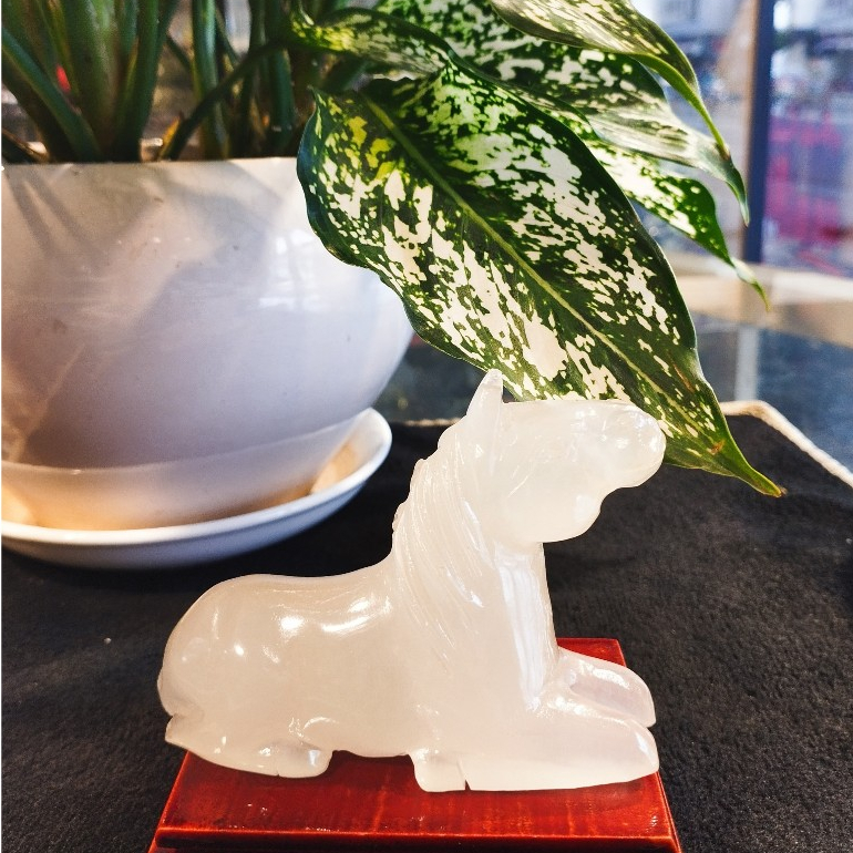 Tượng trang trí Ngựa thanh ngọc M113