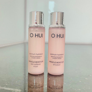 Cặp nước hoa hồng và sữa dưỡng ẩm sáng da Ohui Miracle Moisture 20ml
