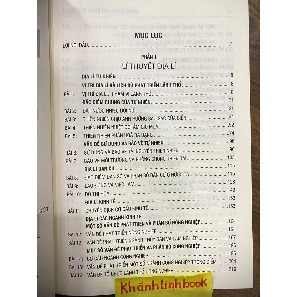 Sách - Chinh phục thủ khoa môn địa lí