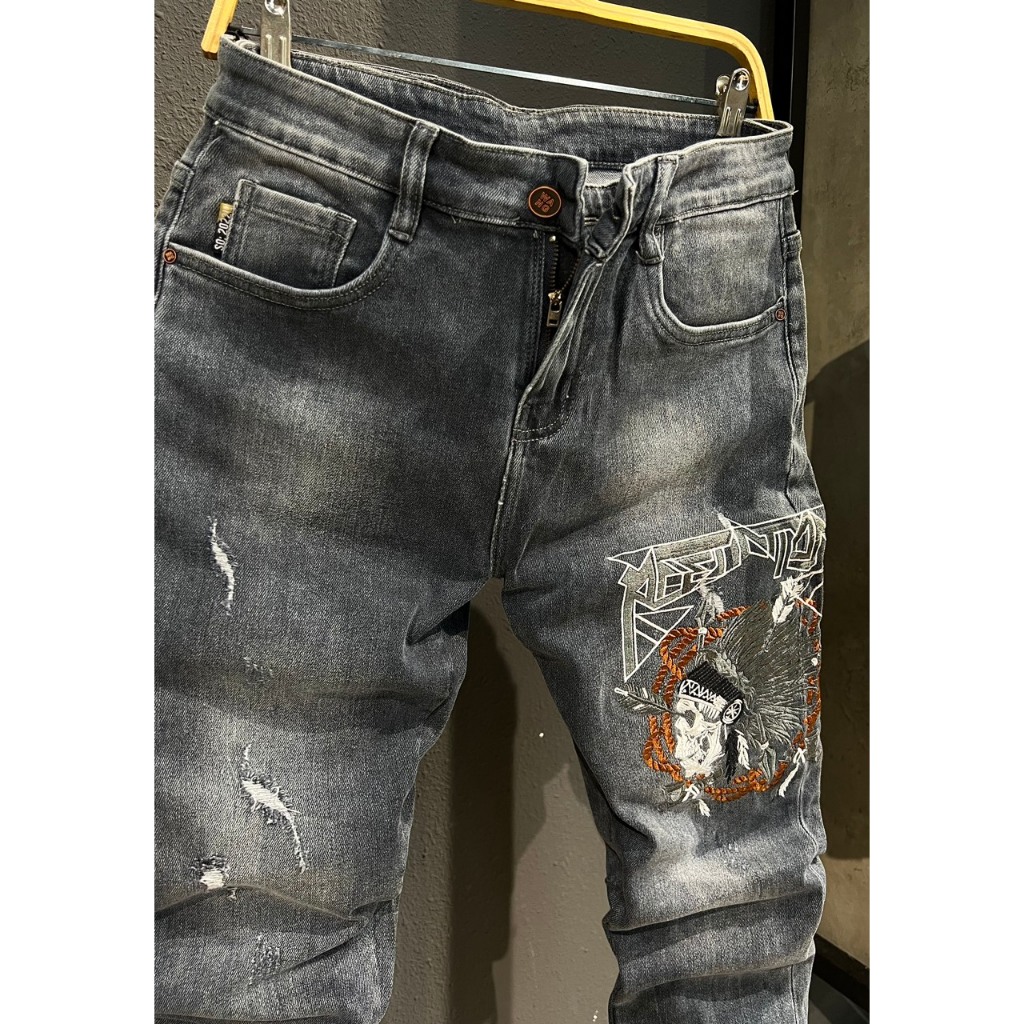Quần jean nam dài màu xám was full thêu thổ dân rách xước nhẹ chi tiết như hình J2783 K3 STORE