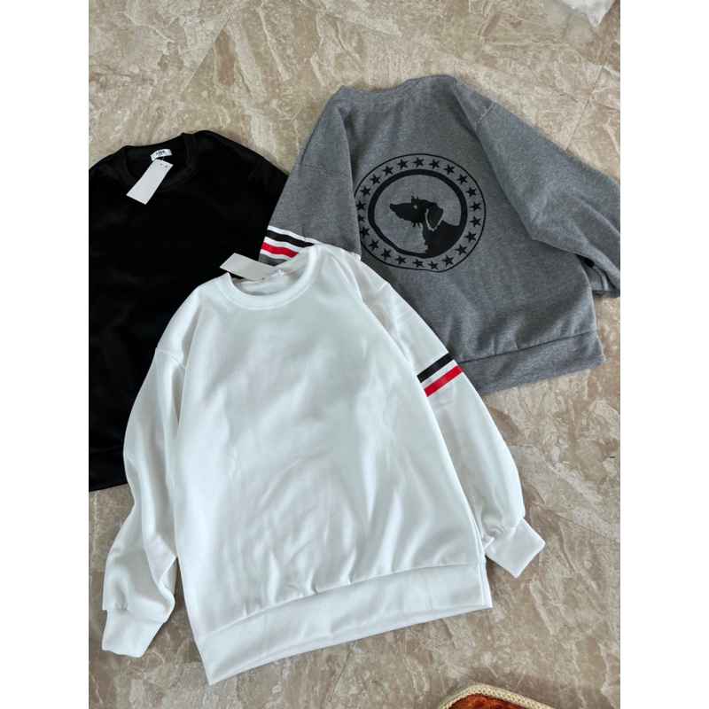 Áo Sweater nỉ bông vạch tay đỏ cún in lưng cổ tròn Haiphuc