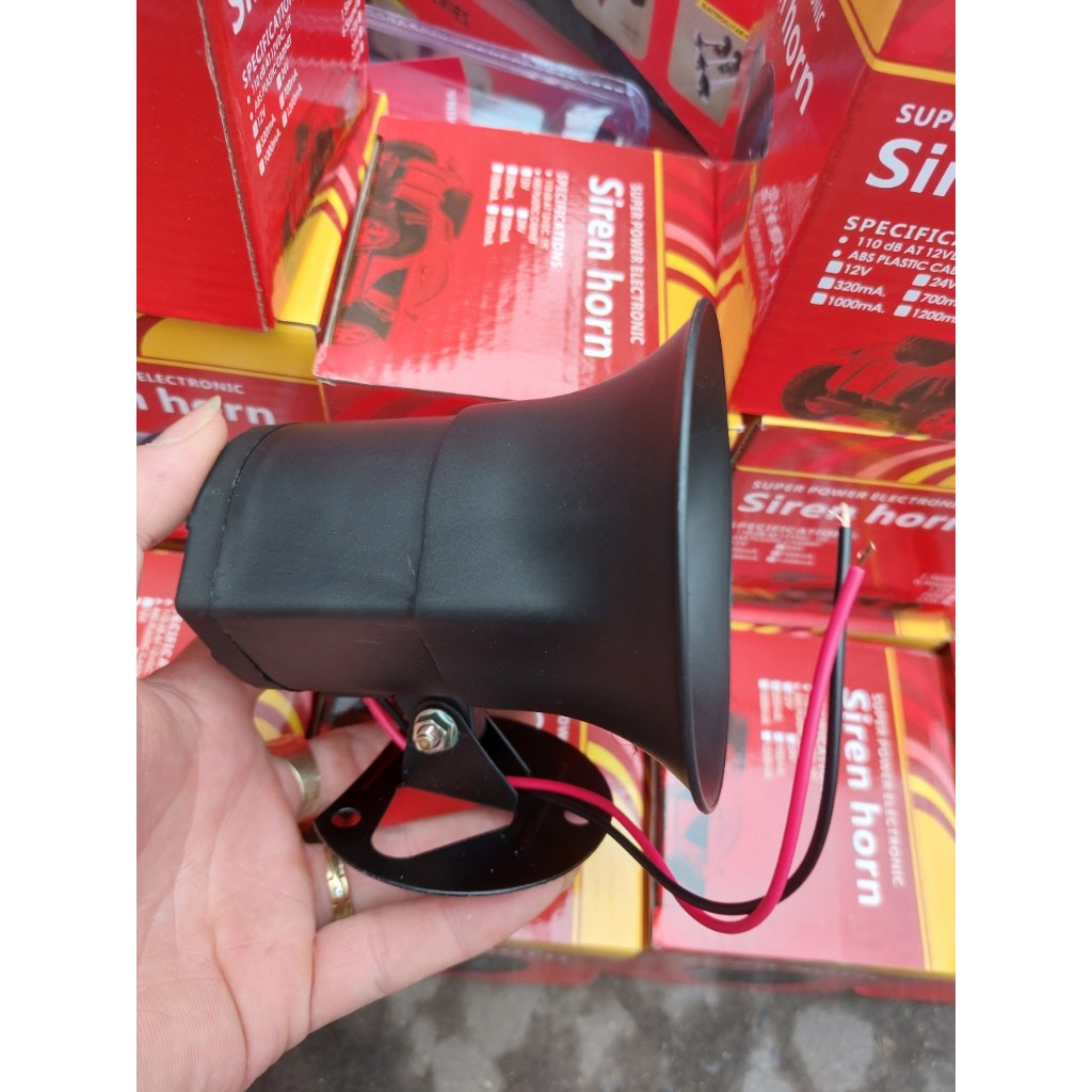 Còi hú, còi xi nhan choe chóe, âm thanh lớn