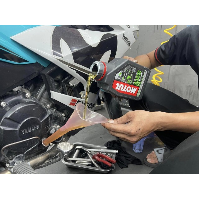 Dầu Nhớt Bán Tổng Hợp Cho Xe Số, Côn Tay Motul 3100 10W40