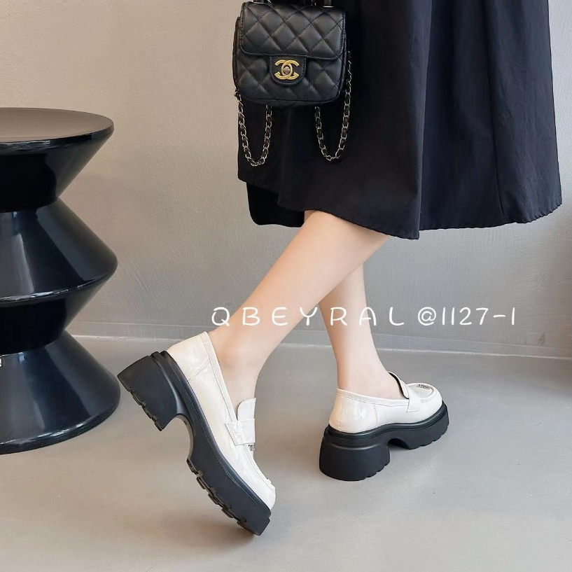 Giày Moca Nữ Mũi Tròn Đế Dày Kiểu Dáng Trẻ Trung Gắn Chữ Miumiu Hot Trend 1127-1