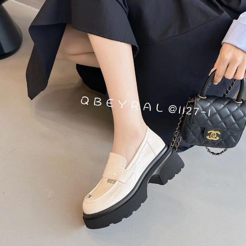 Giày Moca Nữ Mũi Tròn Đế Dày Kiểu Dáng Trẻ Trung Gắn Chữ Miumiu Hot Trend 1127-1