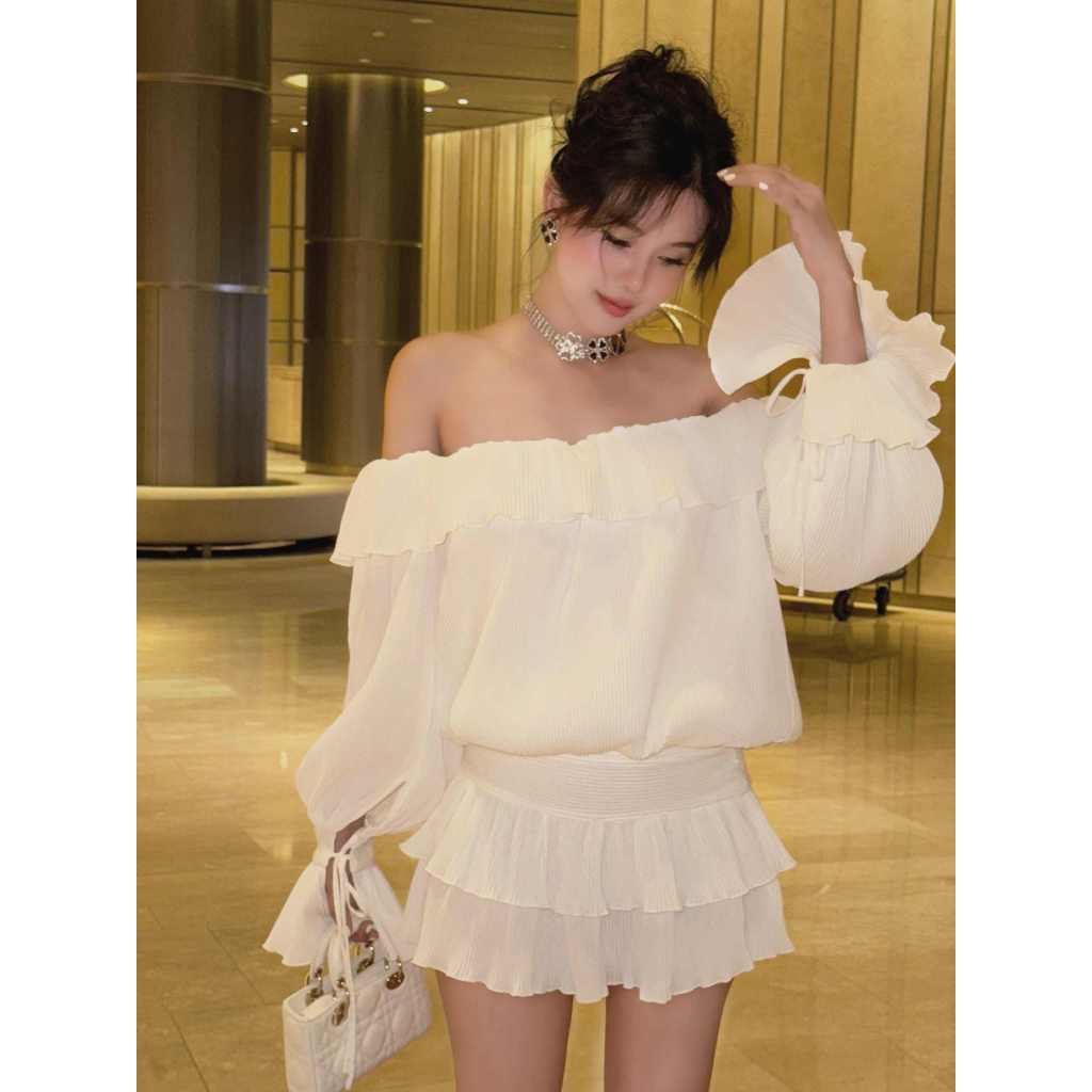 Đầm Nữ Ngắn Loose Minipleat Strapless, Chất Vải Lụa Cát Dập Ly Thoải Mái, WDN063, SOMEHOW