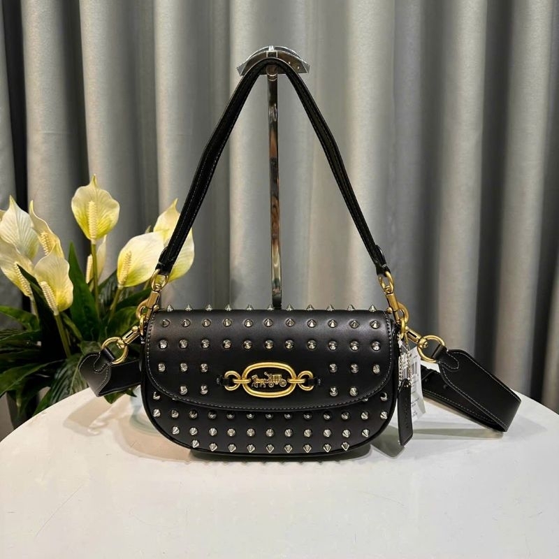 ✨✨Coach Harley Crossbody bag✨✨ CM702🌟Mẫu coach dáng bầu  tán đinh lạ mắt