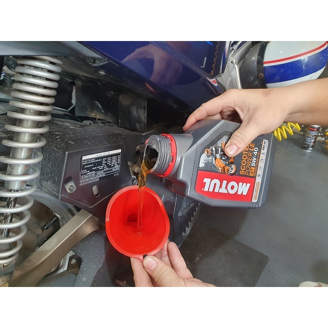Dầu Nhớt Cao Cấp Cho Xe Tay Ga Motul Scooter Power 5w40