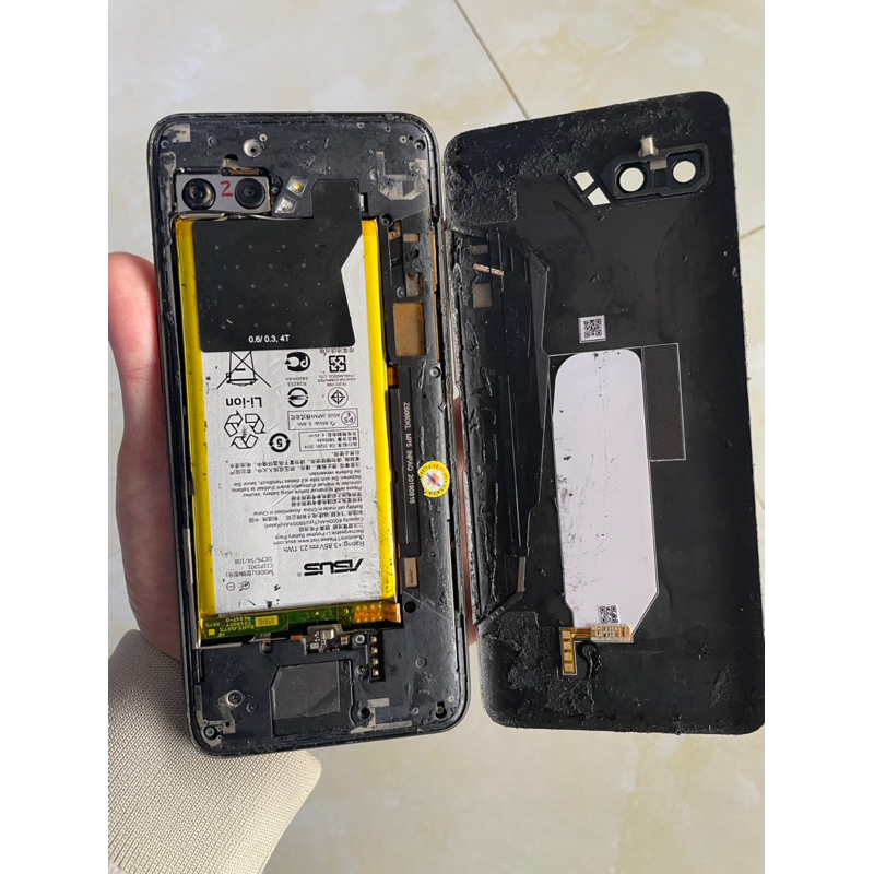Điện thoại xác asus rog phone 2