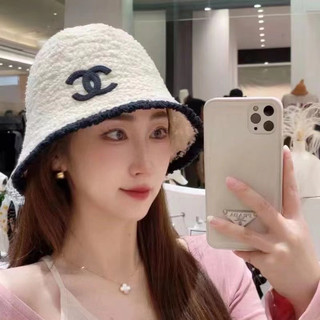 mũ cụp len lông xù
