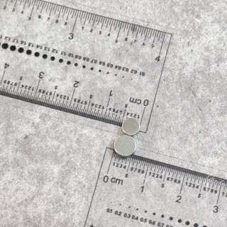 Nam châm hơ mắt mèo và đo móng nail