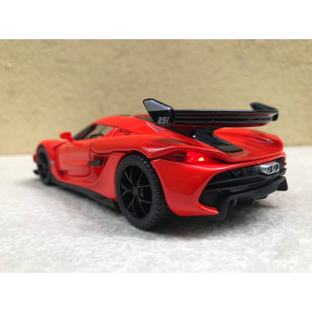 Mô hình siêu xe Koenigsegg jesko 1/32