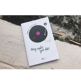 Sách - Lắng nghe gió hát (Nhã Nam)