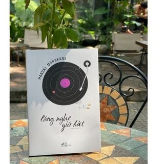 Sách - Lắng nghe gió hát (Nhã Nam)